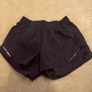 Black Lululemon hottie hots